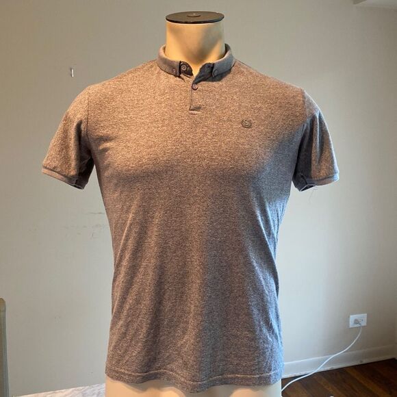 Mufiasiti Extra Large. Grey polo. Plastic logo on upper-chest. Cotton/spandex. - Picture 1 of 7